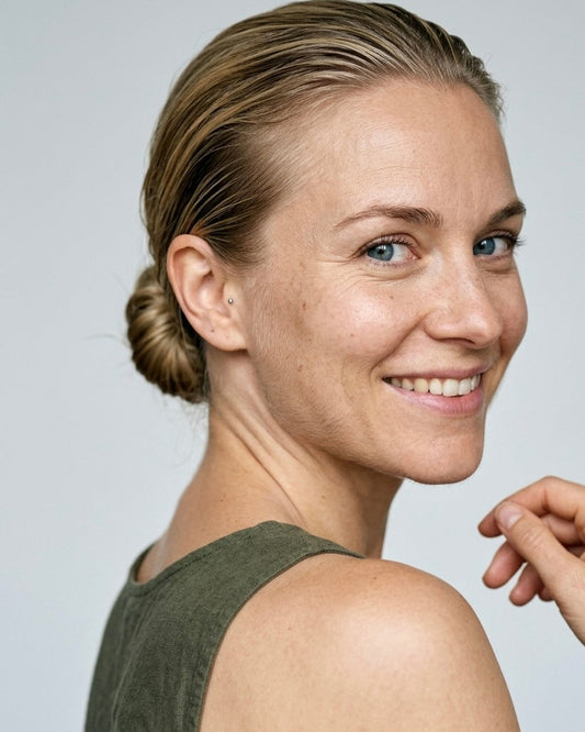 Vergiss die 10-Schritte-Routine: Die klinisch getestete Morgenpflege für einen sofortigen Glow